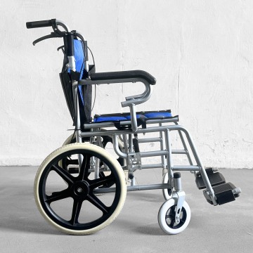 RC - 36 Lightweight Wheelchair// Refurbished