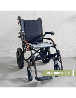 RC-38 Lightweight Wheelchair // Refurbished